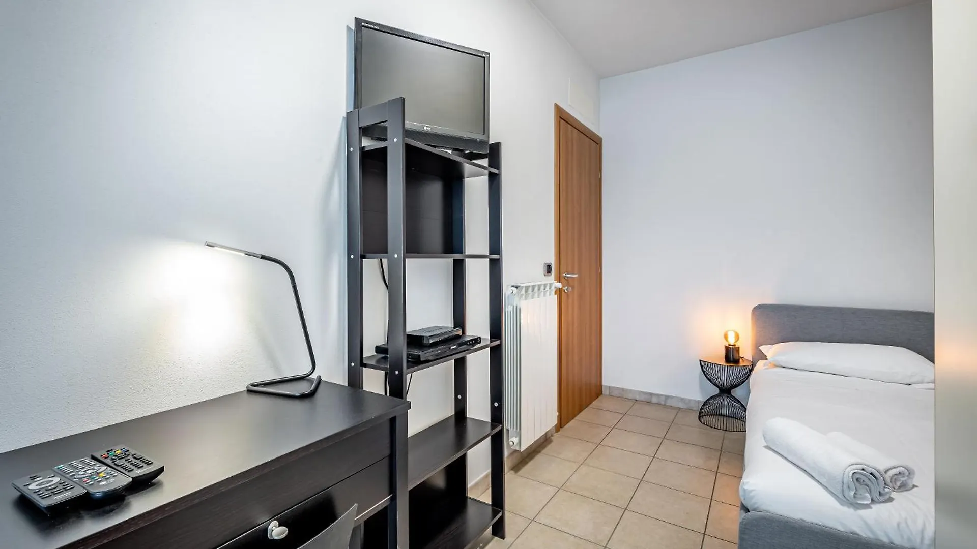 Yd Settimello With Parking Apartment Florence